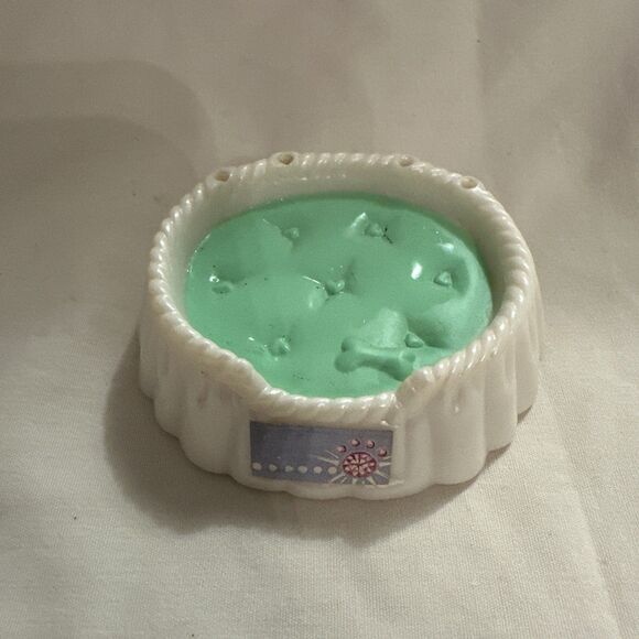Vintage Kenner Littlest Pet Shop Dog Bed Accessory – Replacement Piece - Picture 1 of 7